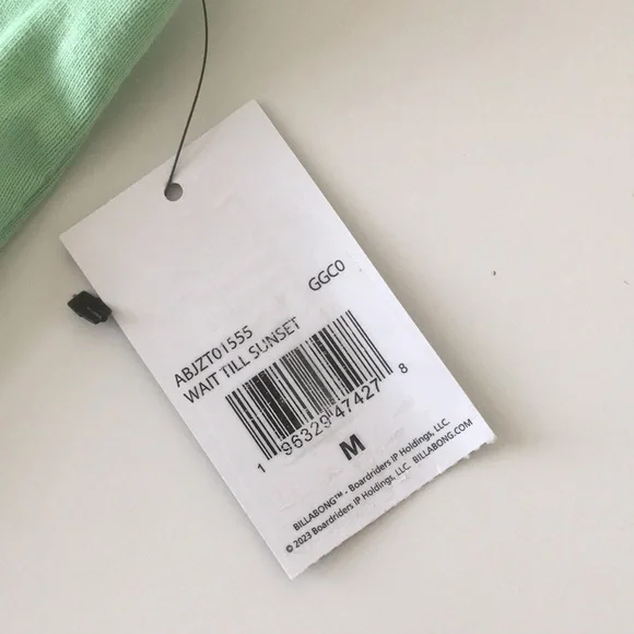 Billabong Crop Tank Top Scoop Neck Raw Hem Tee - Picture 11 of 16